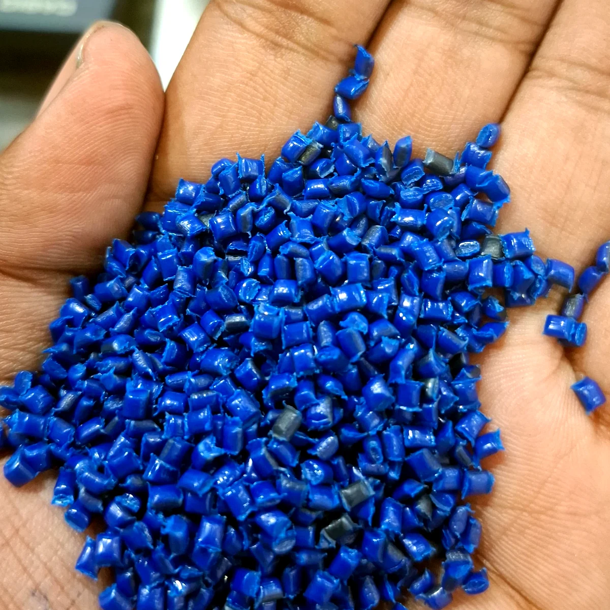 ReFORM rLDPE Blue granules